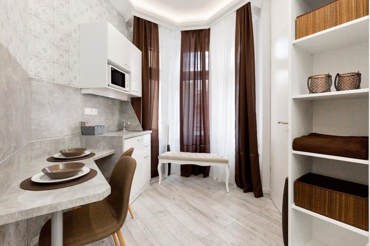 Budapest Holidays Fashion Bagian luar foto