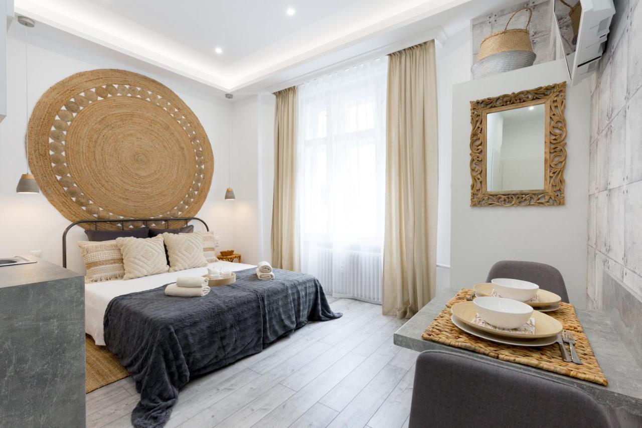 Budapest Holidays Fashion Bagian luar foto