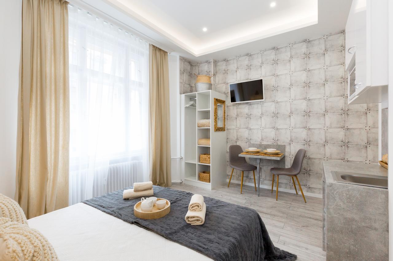 Budapest Holidays Fashion Bagian luar foto